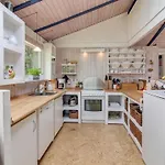 Heike - 1-3km From The Sea By Interhome